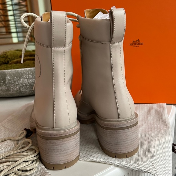 ✨Like New Hermes Bridge Ankle Boots Ecru - Picture 6 of 6